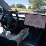 Tesla renomme son système d'assistance à la conduite en Europe en ‘Tesla Assisted Driving’