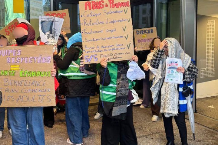 Trente travailleuses de l’ASBL Maisons d’enfants d’Actiris manifestent contre des licenciements