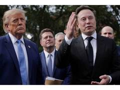 Trump remet des médailles nationales de science et de technologie à Musk et d'autres leaders technologiques à la Maison-Blanche