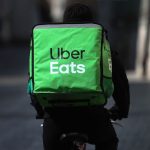 Uber acquiert ezCater pour 2,3 milliards de dollars afin d’étendre ses services de traiteur via Uber Eats