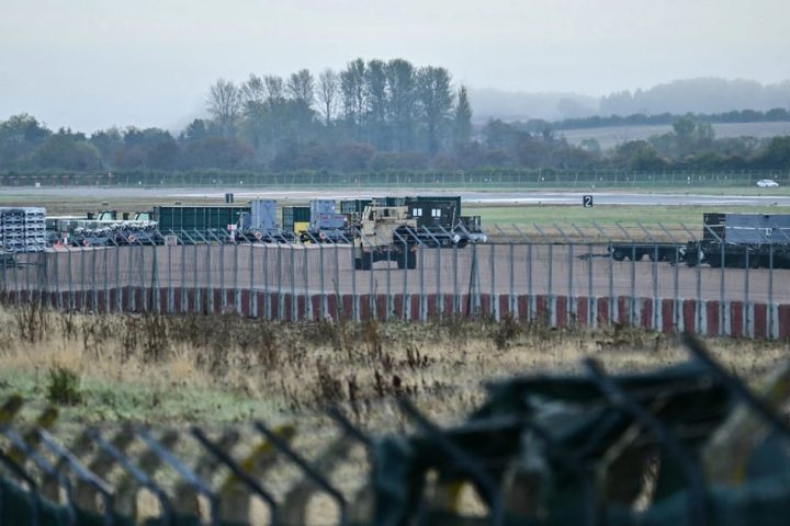 Un Britannico-Iranien arrêté à Londres pour des accusations de terrorisme liées à l'incident de RAF Fairford