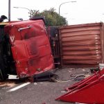 Un camion se renverse sur l'E411 près d'Ochamps, voie fermée en direction de Bruxelles
