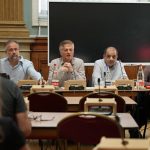 Un conseiller de Molenbeek justifie des suppressions de postes par la perte de subventions amid des manifestations syndicales