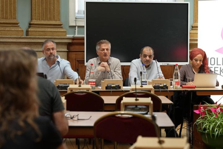 Un conseiller de Molenbeek justifie des suppressions de postes par la perte de subventions amid des manifestations syndicales