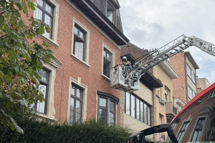 Un incendie dans une maison de cohabitation de 20 chambres : trois personnes blessées par inhalation de fumée