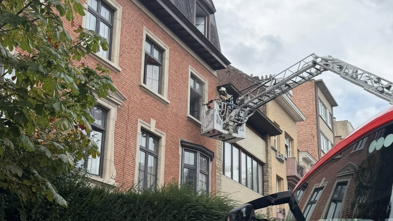 Un incendie dans une maison de cohabitation de 20 chambres : trois personnes blessées par inhalation de fumée