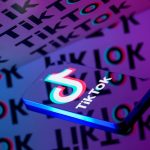 Un procès à New York accuse TikTok d'avoir induit en erreur des enfants avec une fonctionnalité de sécurité inefficace.