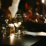 Un restaurant bruxellois propose un repas dans l'obscurité totale