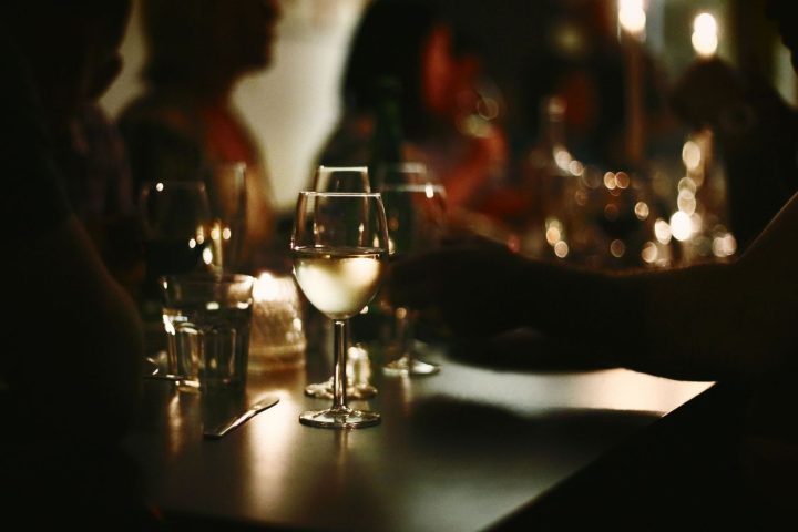 Un restaurant bruxellois propose un repas dans l'obscurité totale