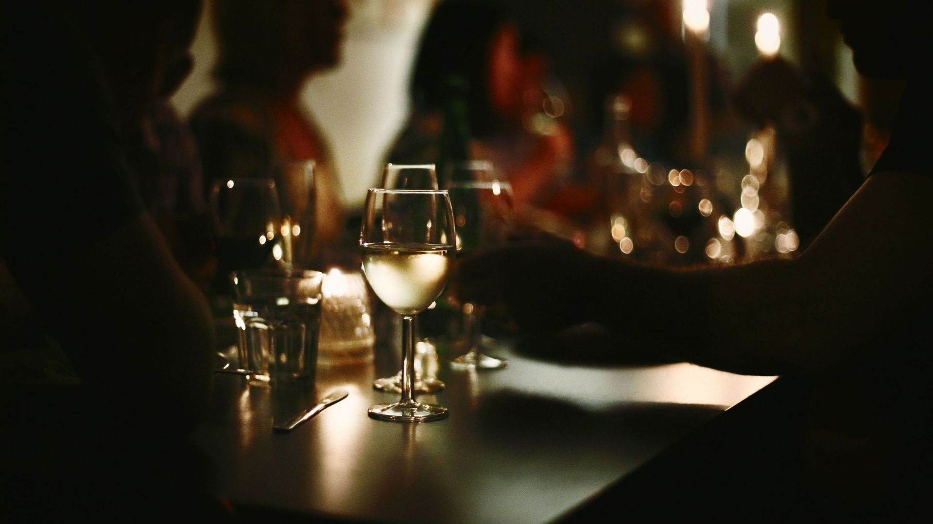 Un restaurant bruxellois propose un repas dans l'obscurité totale