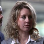 Un site web simule l'expérience de travail au bureau d'Elizabeth Holmes pendant le scandale Theranos