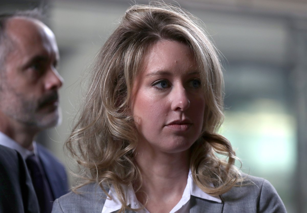 Un site web simule l'expérience de travail au bureau d'Elizabeth Holmes pendant le scandale Theranos