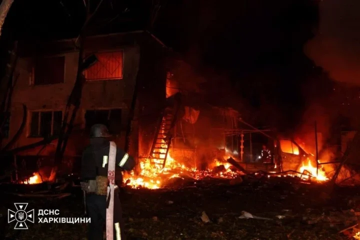 Une attaque de missile russe touche le secteur industriel de Kharkiv, faisant un mort et six blessés