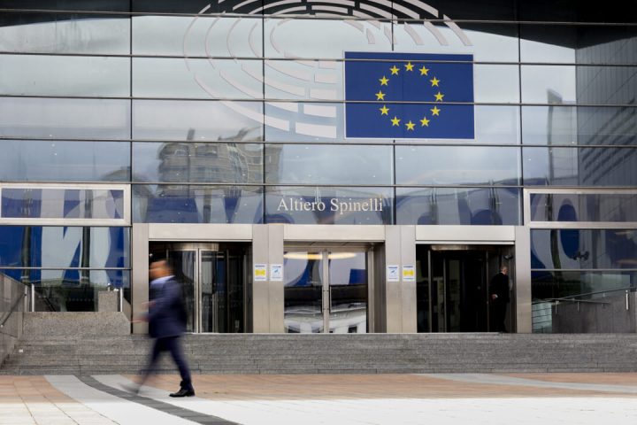 Une enquête sur des détournements de fonds vise l'extrême droite au Parlement européen