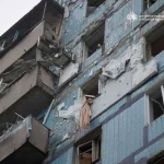 Une frappe de drone russe fait quatre blessés dans un immeuble à Dnipro