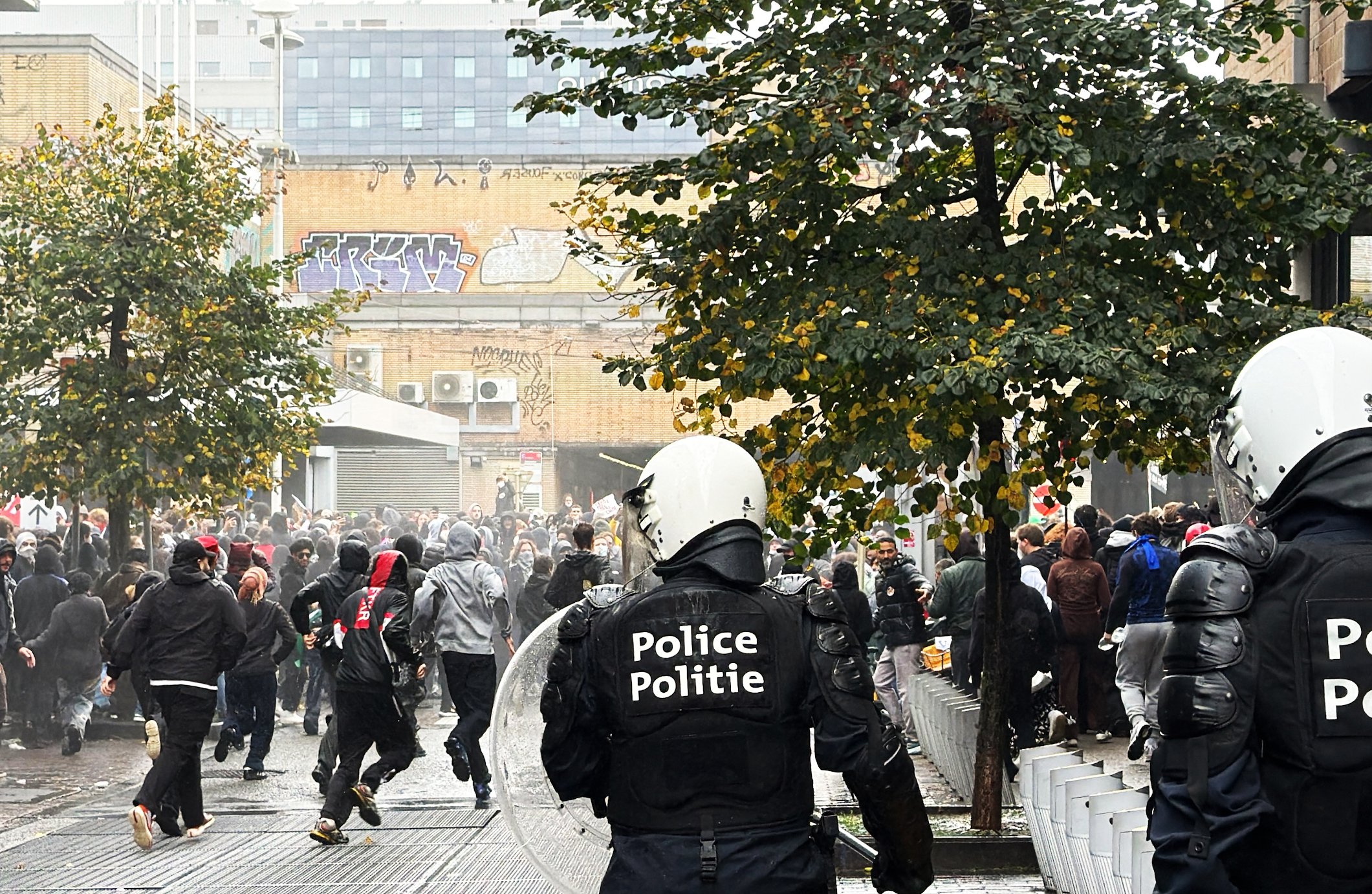 Une manifestation syndicale contre les coupes budgétaires perturbée par des violences à Bruxelles