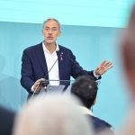 Yvan Verougstraete souligne l'importance de la transparence lors des négociations budgétaires avec les syndicats